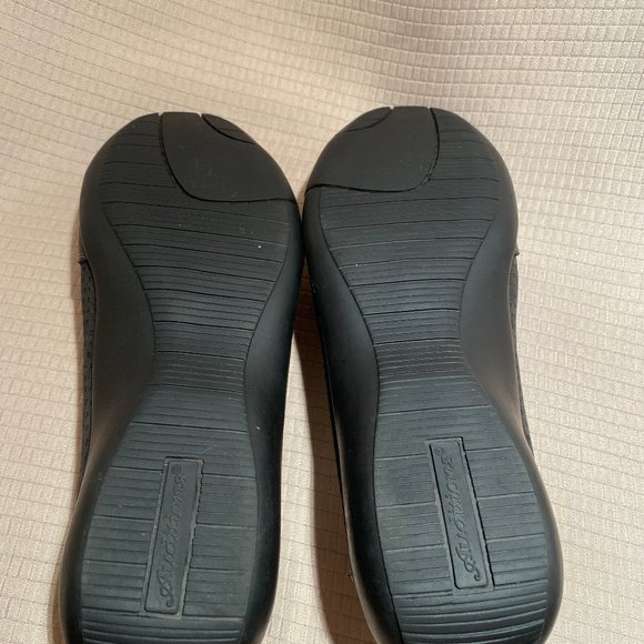 Auditions Women Verona II Leather Closed Toe, 9W - Picture 4 of 14